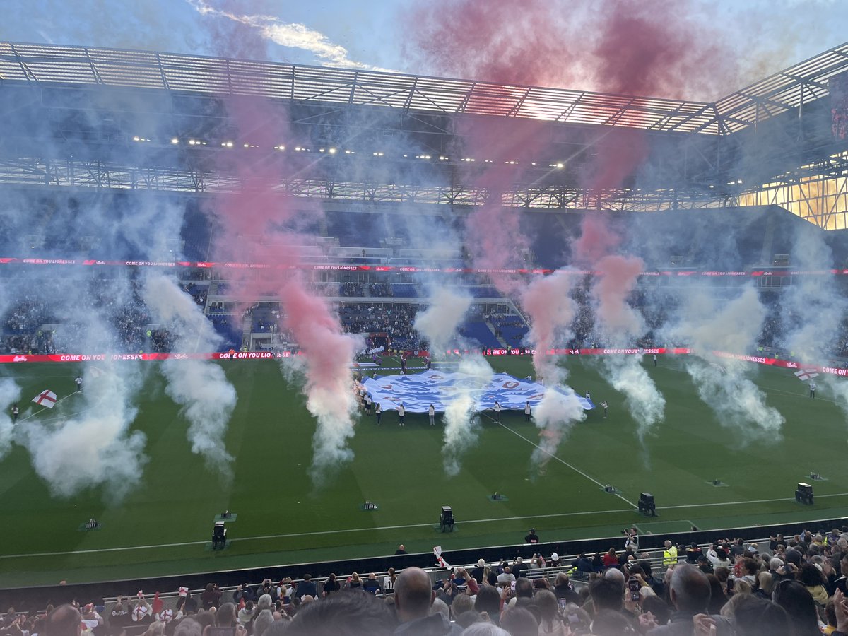 BdcNigel's tweet photo. England 3 Ukraine 0. 🏴󠁧󠁢󠁥󠁮󠁧󠁿🇺🇦State of the art stadium👍 https://t.co/ofdjQmuVZz