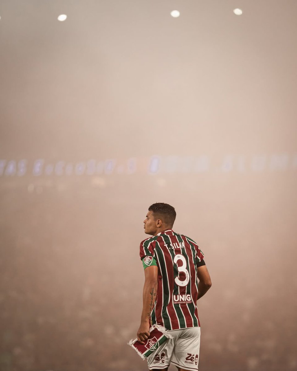 GDesde1902's tweet photo. Parece que a vida está dando mais uma chance de levantar a Libertadores com a bendita armadura tricolor. 🇭🇺🥺 https://t.co/cII0KhJ0YP