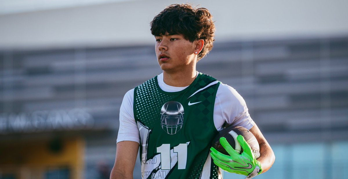 BlairAngulo's tweet photo. An offer from Ohio State after the Buckeyes' camp "stacks up really well" early for four-star receiver Hayden Koo. The latest on the Top247 prospect from Tustin (Calif.):  https://t.co/dOVdvm9Xvp https://t.co/DqH7AFIp7d