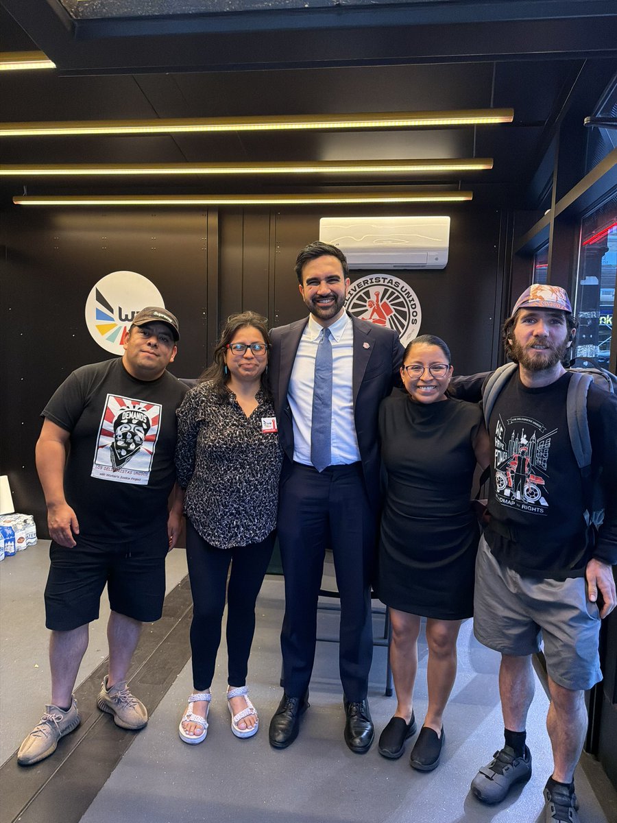 AjcheGustavo's tweet photo. Opened our Deliveristas Hub yesterday. Today, a quick visit from @NYCMayor . The movement keeps growing. 🚲✊🏽🗽@LosDeliveristas @workersjusticep https://t.co/cgsvYetWl3