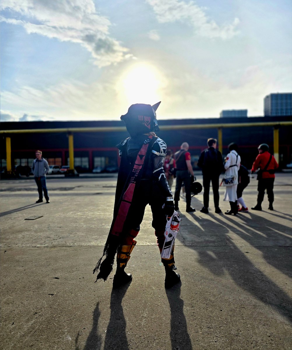 Cayde_of_truth's tweet photo. I must show you all before leaving 
#wewantdestiny3

Cosplay by 
@Cayde_of_truth

#destiny2 #destiny2aotw #destinythegame #cosplaycosmodrome 
@A_dmg04
@DestinyTheGame
@Destiny2Team
@Sony @PlayStation https://t.co/KnPju1Wtlt