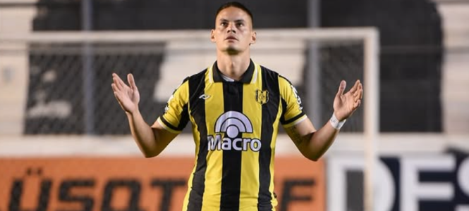Porquettargasce's tweet photo. "Alejandro Gutiérrez"

Porque es el defensor que pidió Leandro Gracián para reforzar la defensa de Quilmes. Actualmente el jugador juega en Deportivo Madryn.

✍️ @mundoascenso https://t.co/J22syjEBn4