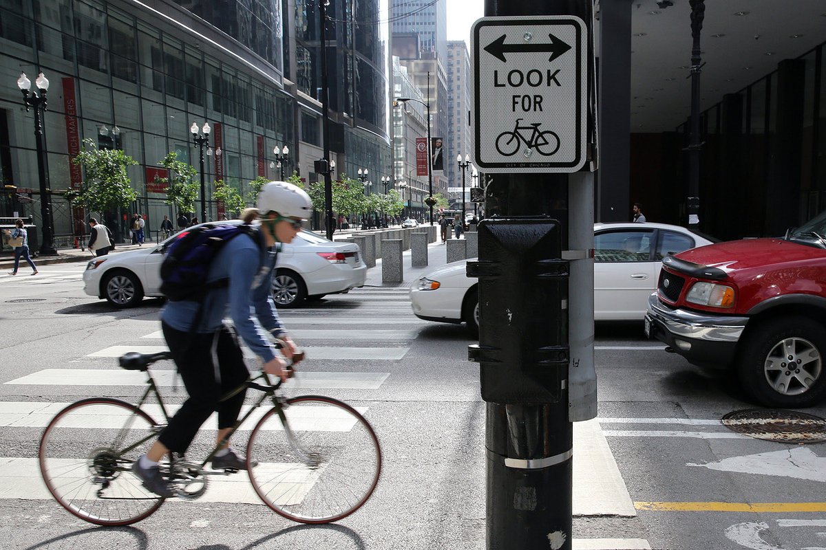 vlourbano's tweet photo. Este estudio muestra cómo la  implementación de carriles bicis 🚲 ayuda a disminuir hasta un 49% los siniestros de tránsito 🚙💥🚗 https://t.co/BtjfVfXCu4 https://t.co/xyWFjJhsqq