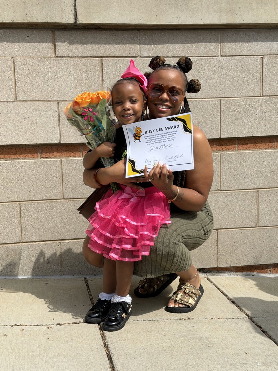 tiptip1908's tweet photo. Congrats to my big girl 💕🥰🥳 https://t.co/lWvJwYdNMC