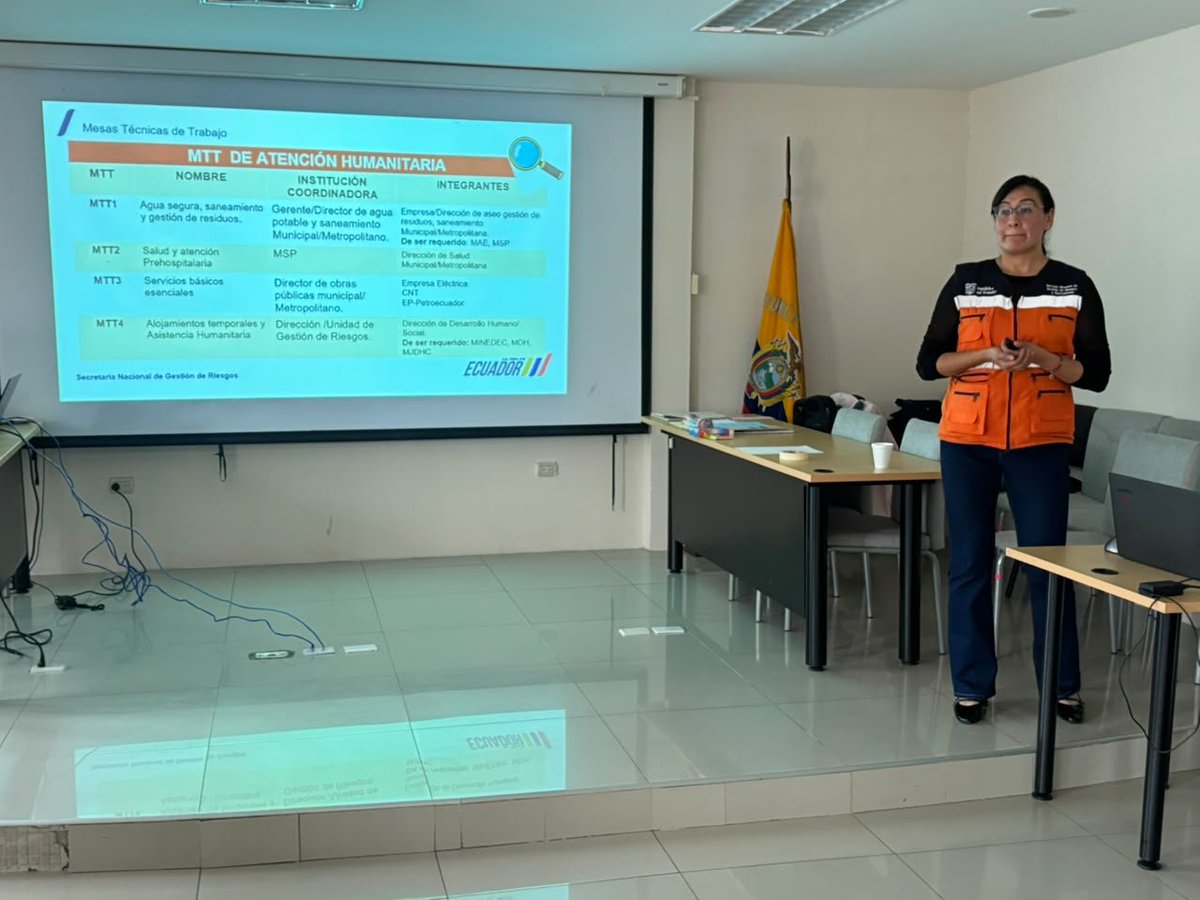 EducacionZ7_Ec's tweet photo. 📢 ¡Activados y preparados en la Zona 7! 🌧️🤝

Llevamos a cabo una capacitación junto a Riesgos Ecuador, dirigida a directores distritales y analistas de Riesgos de Loja y Zamora. 🏫💼

El objetivo es  coordinar acciones ante la alerta por lluvias y eventos peligrosos. https://t.co/FobYAoTRGM
