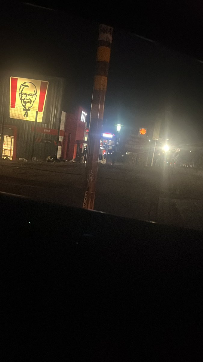 Mthobi_Ricky's tweet photo. It’s 19:58 ,Just came from @Kfc Orlando and I was told Tuesday special is finished , I then asked if still have the chicken pieces and wings and they confirmed yes the do have chicken pieces and they also still have wings but they are not for sale for the R85 special https://t.co/uDBODfyZr9