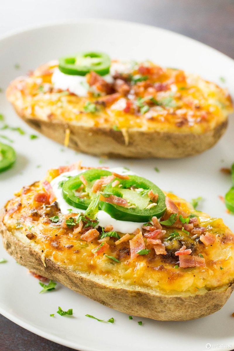 VictorLewih92q's tweet photo. Just tried authentic Mexican chiles rellenos stuffed with Oaxaca cheese and topped with smoky salsa roja—cheesy, spicy, and so satisfying! ， https://t.co/Z4C8J3Pa2k