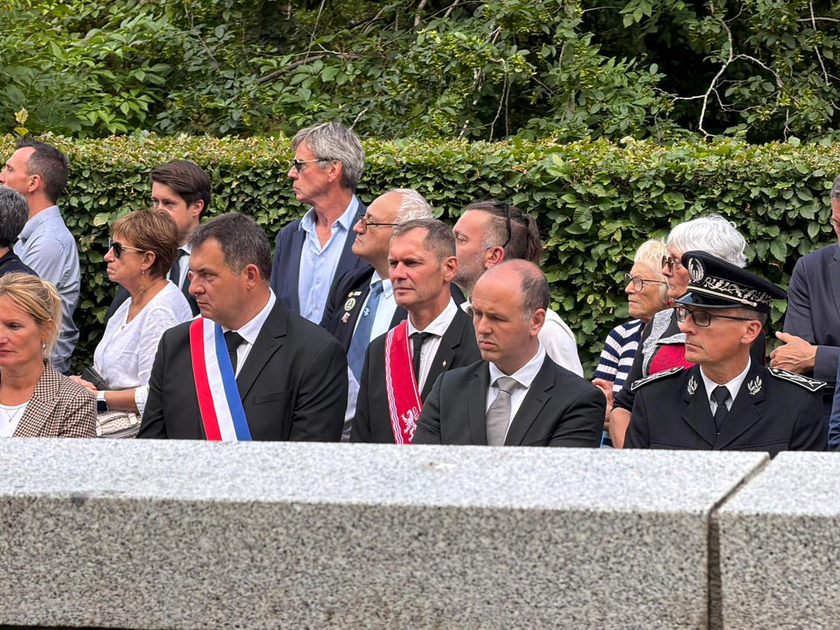 ElopheValery's tweet photo. Émotion et recueillement cet après-midi à Tulle à l’occasion des cérémonies du 9 juin.

Nous avons rendu hommage aux martyrs du 9 juin 1944, sauvagement massacrés par la barbarie nazie. Leur mémoire nous oblige et ne doit jamais être oubliée. https://t.co/Dp3lAoF9vs