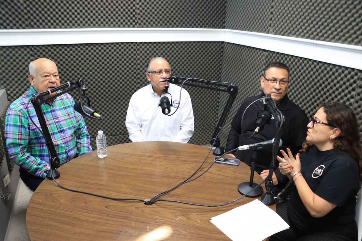 UABCSoficial's tweet photo. El arranque contó con la participación del gobernador de BCS, Víctor Manuel Castro Cosío, el rector Dante Salgado y el director del IERTBCS, Mtro. Juan Cuauhtémoc 📡✨. https://t.co/m9hqQb2CCL