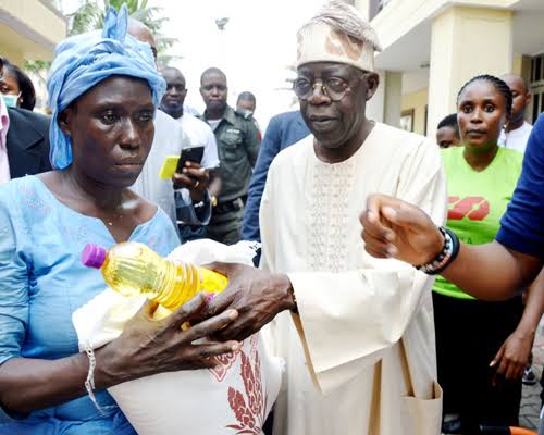 OgunDecides's tweet photo. They weaponize poverty first a reason.  Deliberately make people and give them few items and collect 4 years from them https://t.co/qIvfQnUMDq