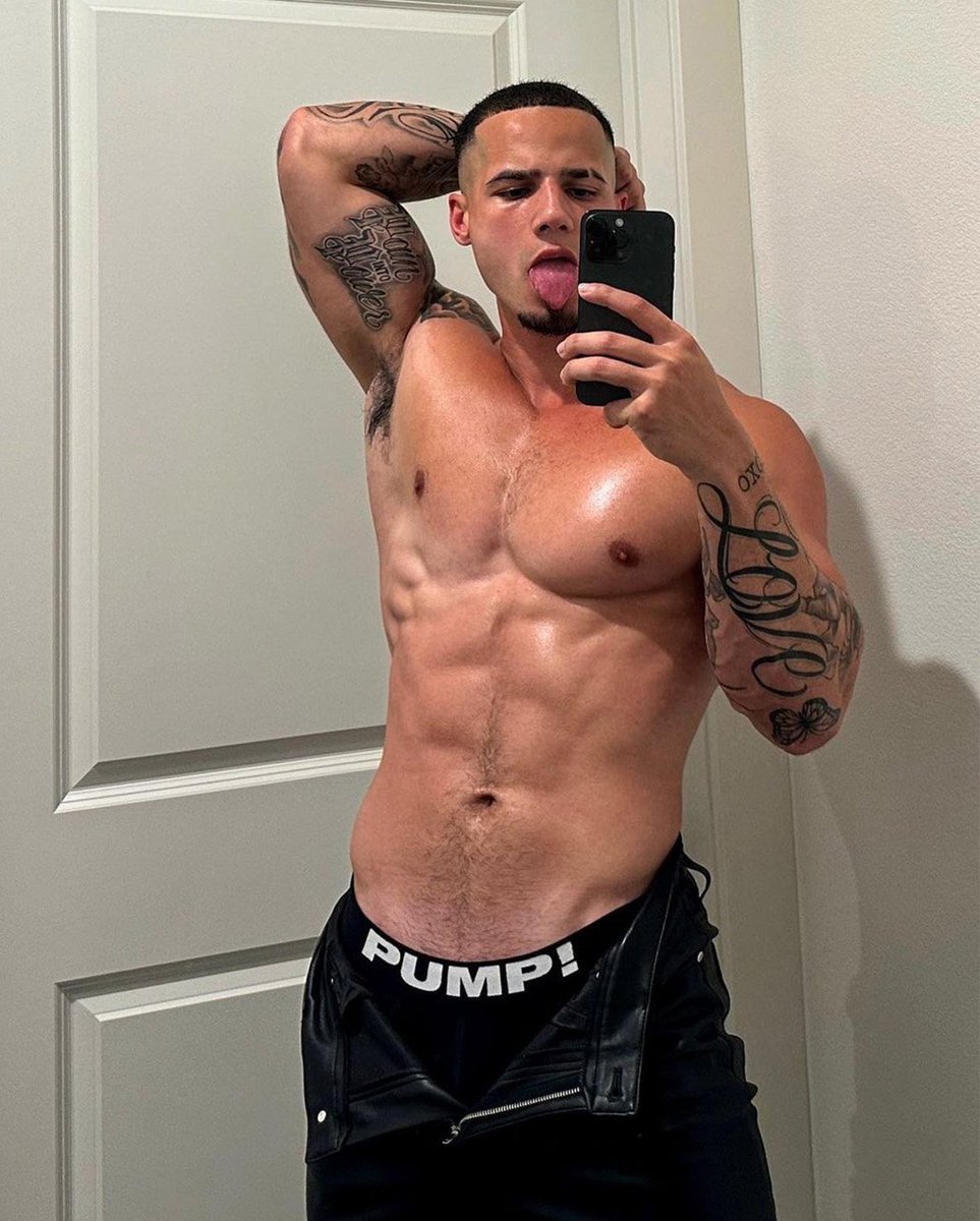 porno_ligero's tweet photo. [https://t.co/D5CcLHvNNN] https://t.co/1va3bNlu0c