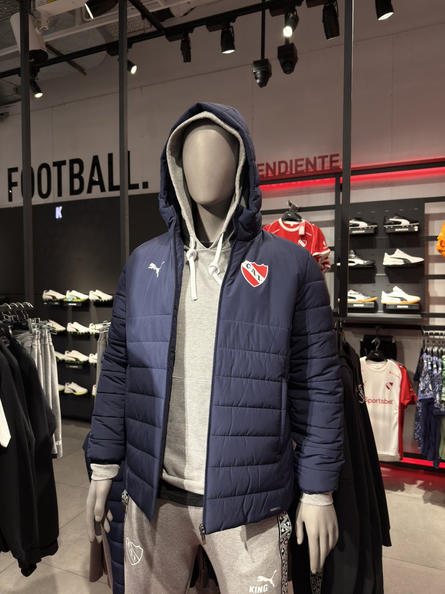 nicorubinetti's tweet photo. Gordos Independiente, @PUMAArgentina sacó la nueva campera de abrigo, viene hasta el XXL y tiene el valor de: $260.000

#Independiente https://t.co/Q6o8rAVwLy
