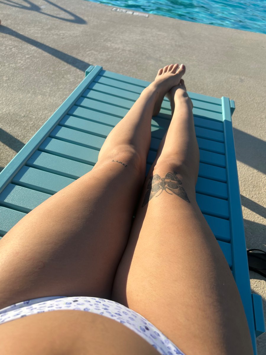 kelsosayshello's tweet photo. I bet you wish you were here 
-paypig, human ATM, goddess- https://t.co/X8c7f410J3