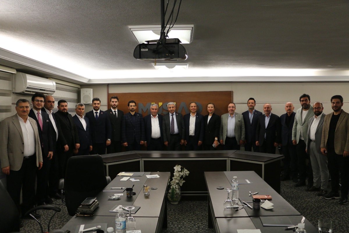 FatihBilalYulek's tweet photo. Haftalık Olağan Yönetim Kurulu toplantımızı MÜSİAD Kahramanmaraş Şube Başkanı Sayın Şerafettin Özcan ve beraberindeki Yönetim Kurulu heyetinin katılımlarıyla Şube Merkezimizde gerçekleştirdik.

Toplantıda iki şehir arasında yapılacak ortak ticari faaliyetler ve bölgesel ekonomik gelişmeler üzerine istişarelerde bulunduk.

Nazik ziyaretleri ve kıymetli paylaşımları için Kahramanmaraş Şube heyetimize teşekkür ederim.