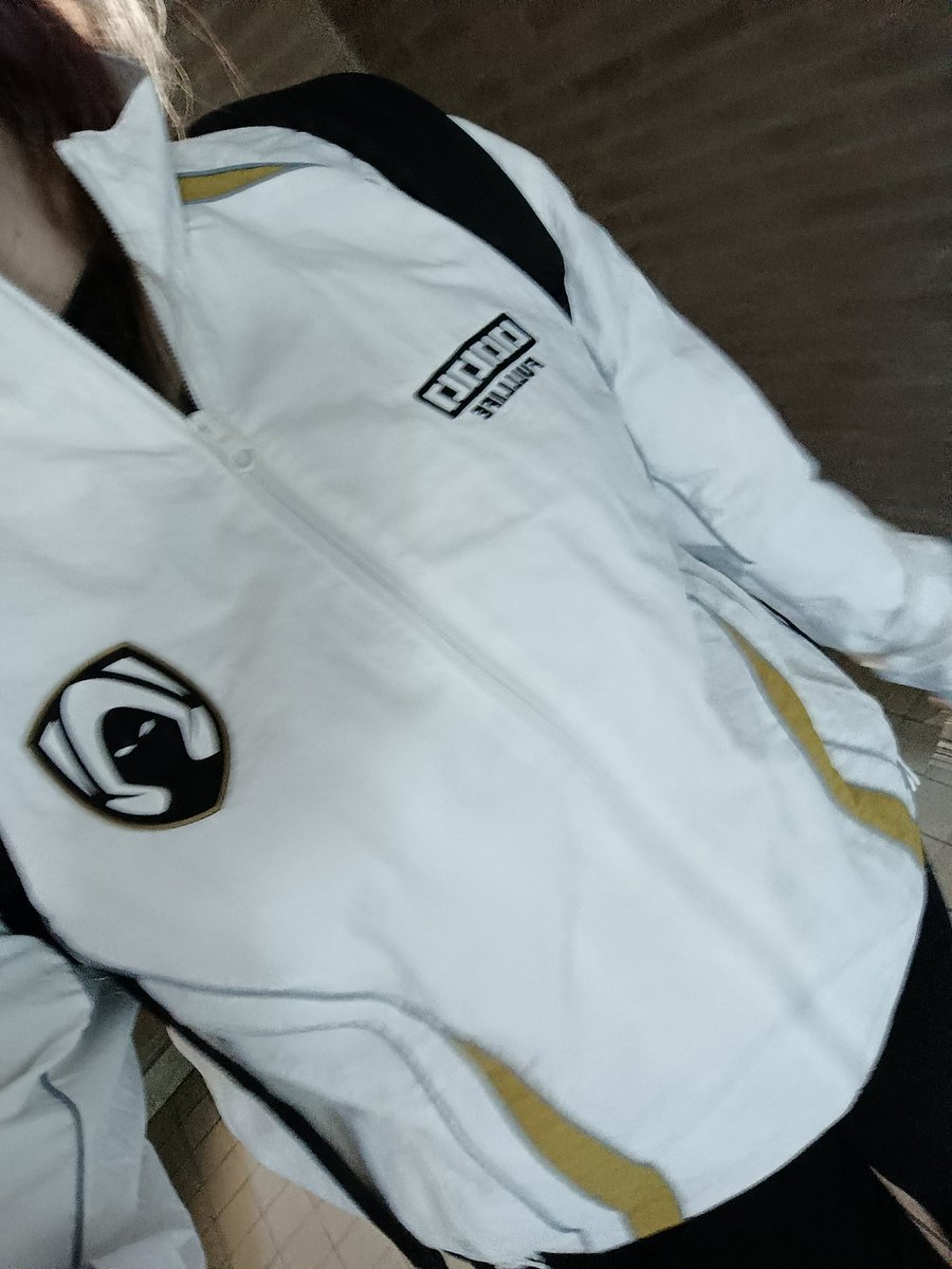 Nampuki's tweet photo. I love this jacket https://t.co/C5J5Jy03XJ