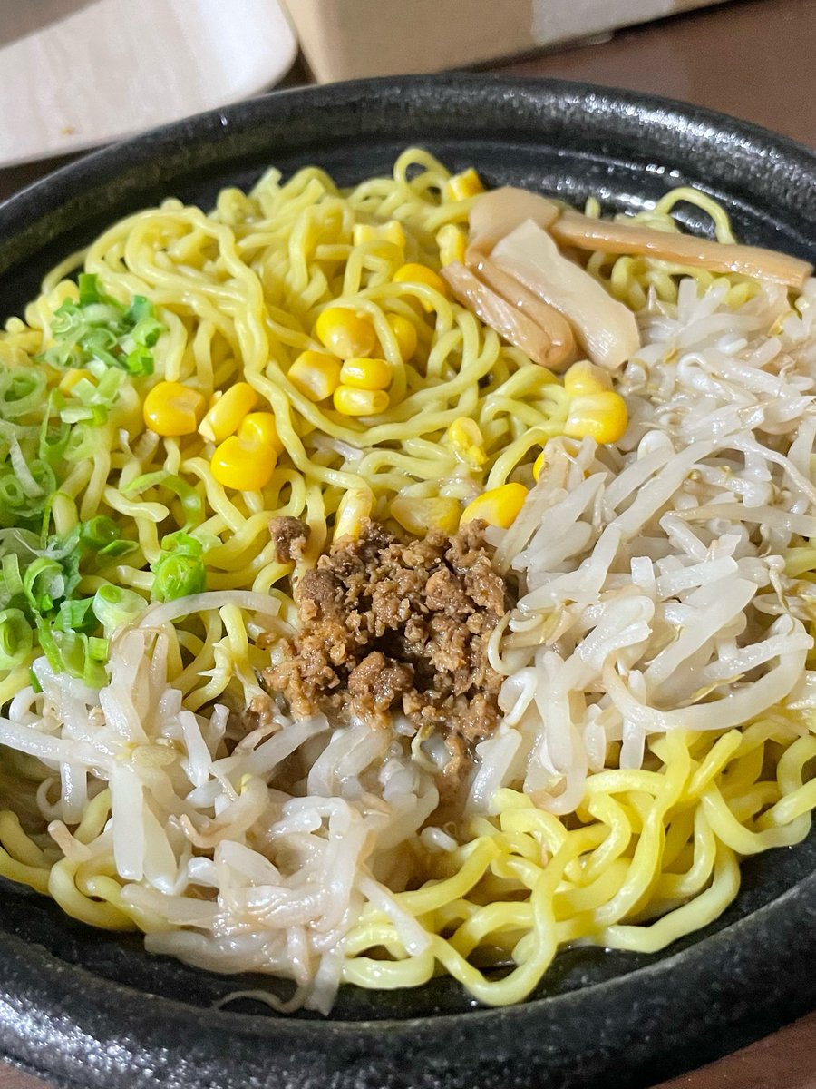 White06bear23's tweet photo. なんだかんだやってこの時間にローソンの味噌ラーメンしかも51%盛り🤭 https://t.co/YWI7yzSAw7
