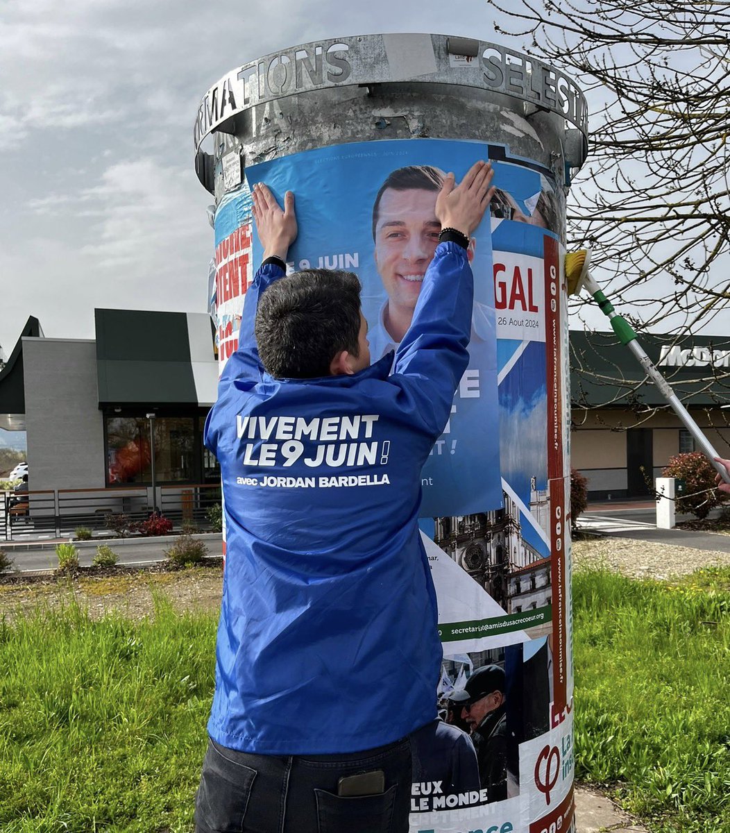 Th_ESTEVE's tweet photo. 🇫🇷 Le 9 juin 2024, les Français ont envoyé un message clair : celui de l’alternance.

Deux ans après la victoire historique de @jordan_guitton et @MLP_officiel, la dynamique est intacte.

Le changement n’attend plus, vivement 2027 ! 🚀 https://t.co/wWEjCOTgvS