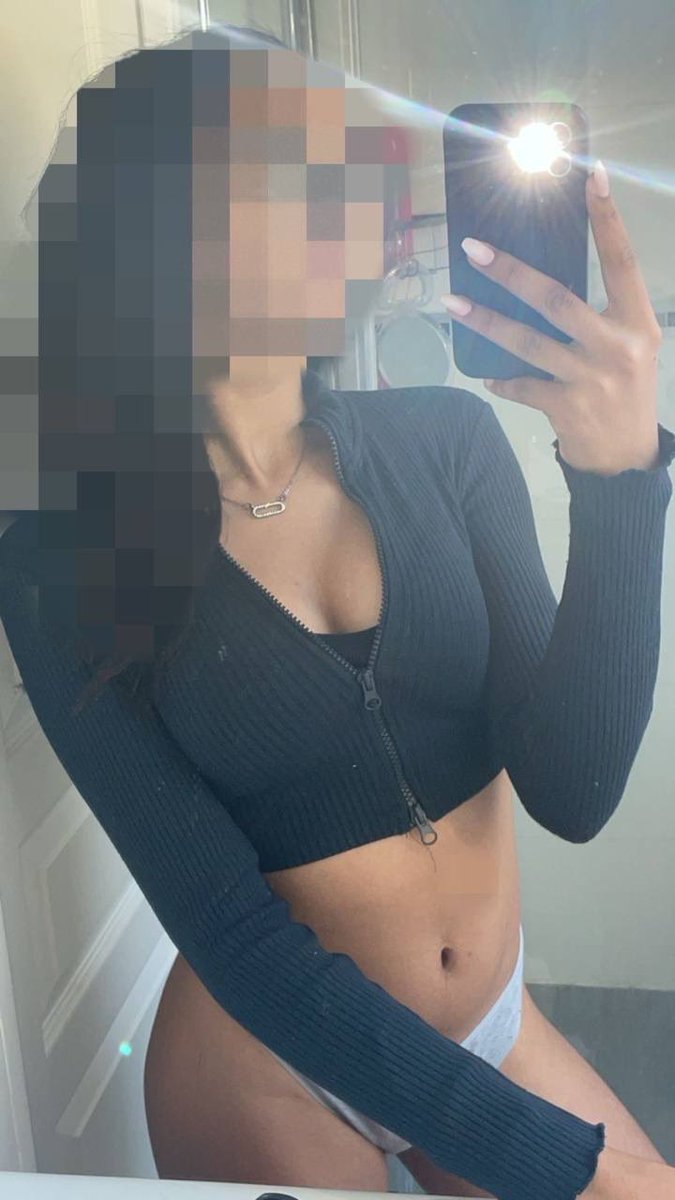 Leaxvvs's tweet photo. Honnetement si je t'ajoute et que jfais que t'envoyer des nud€s t'en aurait pas marre ? https://t.co/HoqR61xVOI