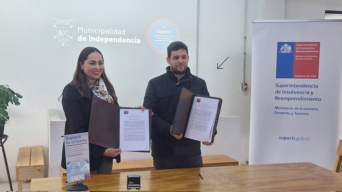 superir_gob's tweet photo. Como parte de su compromiso con acercar sus servicios a la ciudadanía y fortalecer el acceso a herramientas que promuevan la estabilidad financiera y el bienestar de las personas, la @superir_gob firmó hoy un convenio de colaboración con la @Muni_Indep.
#EnfrentaTusDeudas https://t.co/VhZ89KkKuh