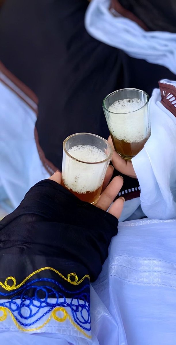 wafaahelmyy's tweet photo. نحن لا نسكب الشاي بل نرفعه عالياً لتصنع الفقاعات تاجو كرمنا الأصيل 🧼👑 https://t.co/GiNM7xJ9DN