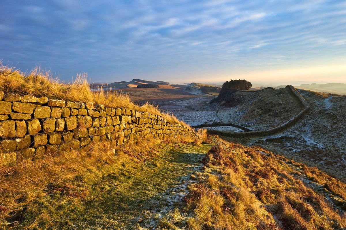 archaeologymag's tweet photo. At 73 miles long, it spanned Great Britain west to east; Hadrian’s Wall was one of the clearest symbols of the might of Roman Empire at its frontier. Now archaeologists are getting to know the families who lived there—how they ate, prayed, and gossiped.

https://t.co/ZN1ZdSbPVh https://t.co/iDqSbl0J9V
