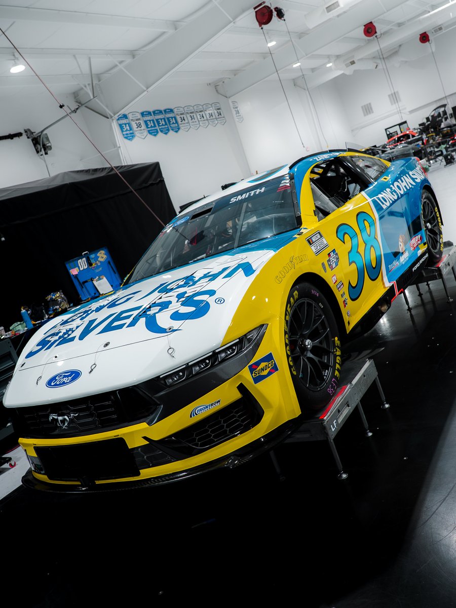 Team_FRM's tweet photo. All yellow at Pocono 

@longjohnsilvers | @LovesTravelStop https://t.co/aZkTymlGyO