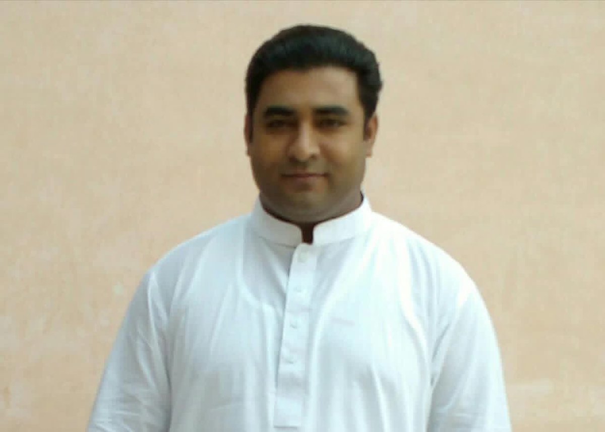 NazamHM's tweet photo. 3. Raheem Subhani, came home on holiday to spend time with family https://t.co/zD7EWdrSKe