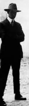 EngineerTF29's tweet photo. @EchoesofEmpire_ Who is he, insane aura. https://t.co/kKTRBAWbii