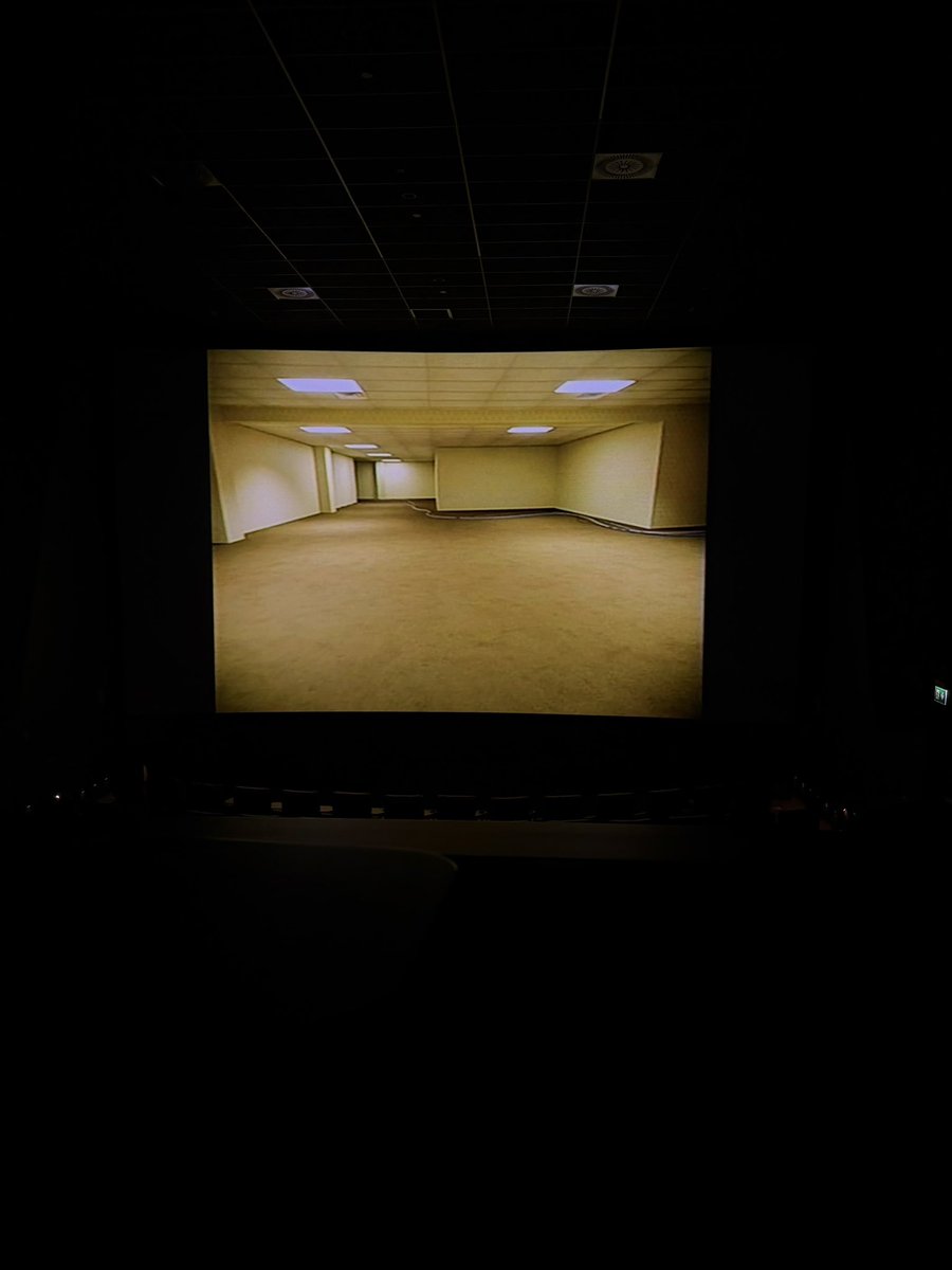 VisloneIy's tweet photo. #backrooms 10/10 https://t.co/9Zi2HIcNzq