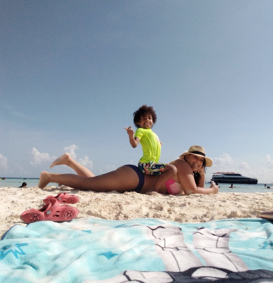 gaba_AF's tweet photo. #FelizMartes playero 🏖️ https://t.co/bUedE3XLIu