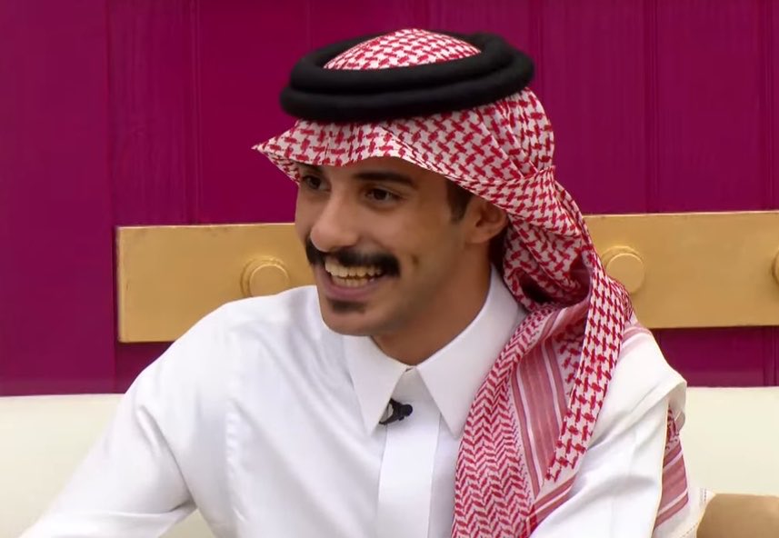 Queendeecember's tweet photo. جابوه ضيف من ثاني يوم أثبت نفسه لهم وبجداره 
شاعر ومقبول على الشاشه ووجهه مُريح ، بدايه موفقه له https://t.co/6MFbkk4PiP