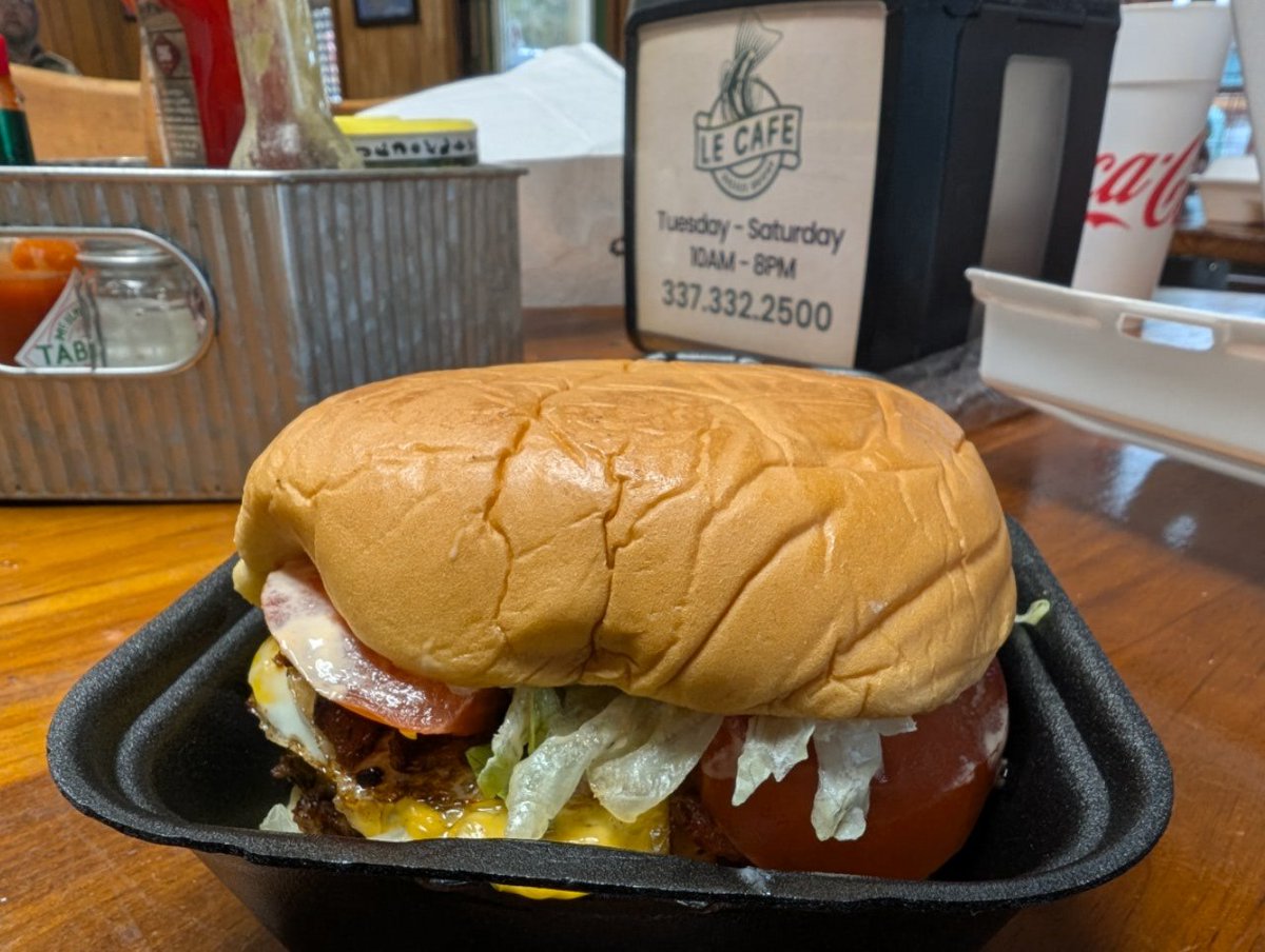 JohnWChambers1's tweet photo. Le Cafe.  Amazing food.  Fairfield Studios on tour and eating good in South Louisiana.  #food. #livewhatyoulove #fairfieldstudios https://t.co/regKY2gm8y