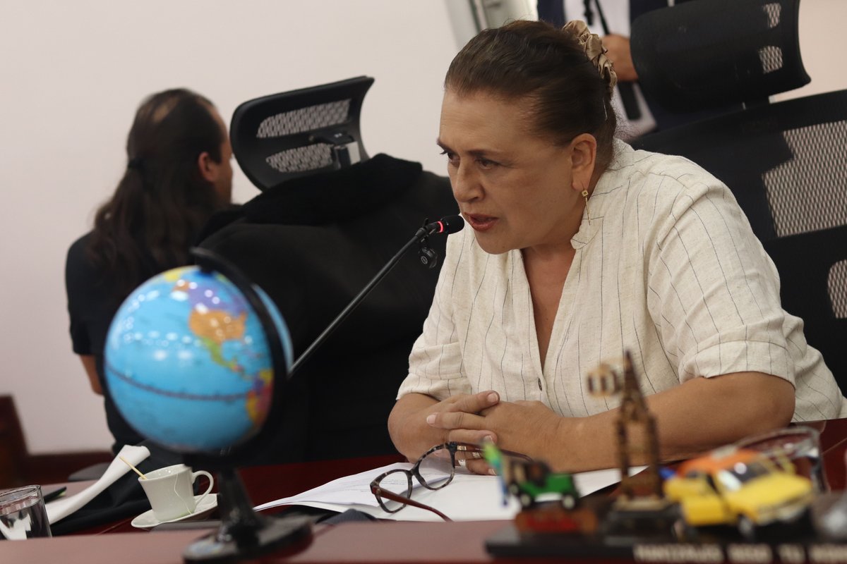ConcejodeMzles's tweet photo. Como proposición de la concejal @ConyMontoyaNar, la plenaria del #ConcejoDeManizales escucha #AEstaHora⏰ a Martha Libia Castaño Tovar, gerente de la @CHECGrupoEPM. Inversiones, modernización y futuro son el tema que congrega a esta importante empresa caldense en nuestro recinto. https://t.co/tdhjYnUVXD