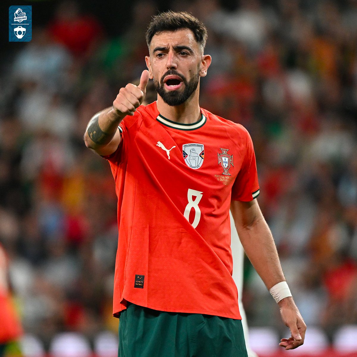 Footballogue's tweet photo. 𝗕𝗥𝗨𝗡𝗢 𝗙𝗘𝗥𝗡𝗔𝗡𝗗𝗘𝗦 𝗣𝗘𝗨𝗧-𝗜𝗟 𝗔𝗟𝗟𝗘𝗥 𝗖𝗛𝗘𝗥𝗖𝗛𝗘𝗥 𝗖𝗘 𝗥𝗘𝗖𝗢𝗥𝗗 𝗔̀ 𝗟𝗔 𝗖𝗢𝗨𝗣𝗘 𝗗𝗨 𝗠𝗢𝗡𝗗𝗘 ? 🎯🇵🇹

Après avoir battu le record de passes décisives sur une saison de Premier League avec 𝟮𝟭 𝗼𝗳𝗳𝗿𝗮𝗻𝗱𝗲𝘀, il devra distribuer 𝟭𝟬 𝗽𝗮𝘀𝘀𝗲𝘀 𝗱𝗲́𝗰𝗶𝘀𝗶𝘃𝗲𝘀 𝗽𝗼𝘂𝗿 𝗳𝗮𝗶𝗿𝗲 𝘁𝗼𝗺𝗯𝗲𝗿 𝗹𝗲 𝗿𝗲𝗰𝗼𝗿𝗱 de la Coupe du Monde qui tient 𝗱𝗲𝗽𝘂𝗶𝘀 𝟳𝟲 𝗮𝗻𝘀 :

🇩🇪 Fritz Walter : 9
🇧🇷 Pelé : 8
🇦🇷 Diego Maradona : 8
🇩🇪 Bastian Schweinsteiger : 8
🏴󠁧󠁢󠁥󠁮󠁧󠁿 David Beckham : 7
🇩🇪 Pierre Littbarski : 7
🇳🇱 Johan Cruyff : 7
🇩🇪 Gerd Müller : 6
🇩🇪 Thomas Müller : 6
🇳🇱 Arjen Robben : 6

Sachant qu'à la dernière édition, les meilleurs passeurs en avaient distribuées 𝘀𝗲𝘂𝗹𝗲𝗺𝗲𝗻𝘁 𝟯 ! Et c'était déjà le portugais en tête du classement en terme de passe décisive par match. 

L'exploit est-il possible si le Portugal va loin ou la marche est trop haute ? 🧐