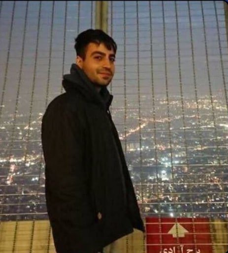 hediekimiaee's tweet photo. رضا دالمن، دانشجوی کارشناسی ارشد مهندسی کامپیوتر دانشگاه آریامهر «شریف» با اتهامات سنگین به چهار سال محرومیت از تحصیل در تمامی دانشگاه‌های کشور محکوم شده است
#انقلاب_ملی_شیروخورشید https://t.co/VY8jUoEHRW