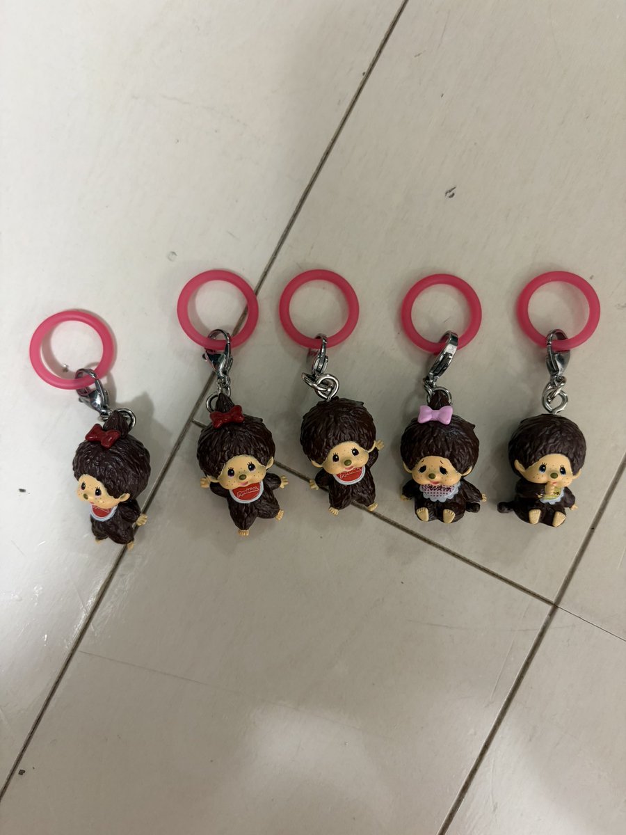hao_oha8's tweet photo. めじるしアクセサリー　交換

譲　←
求　→（ピンクのめじるしアクセサリーなら求めてる可能性があるため気軽にリプお願いします🙇）

都内手渡し、郵送での交換

サンリオ　ほっぺちゃん　ジュエルペット
ちいかわ　たまごっち　もんちっち　しずくちゃん https://t.co/7RpwXBgALj