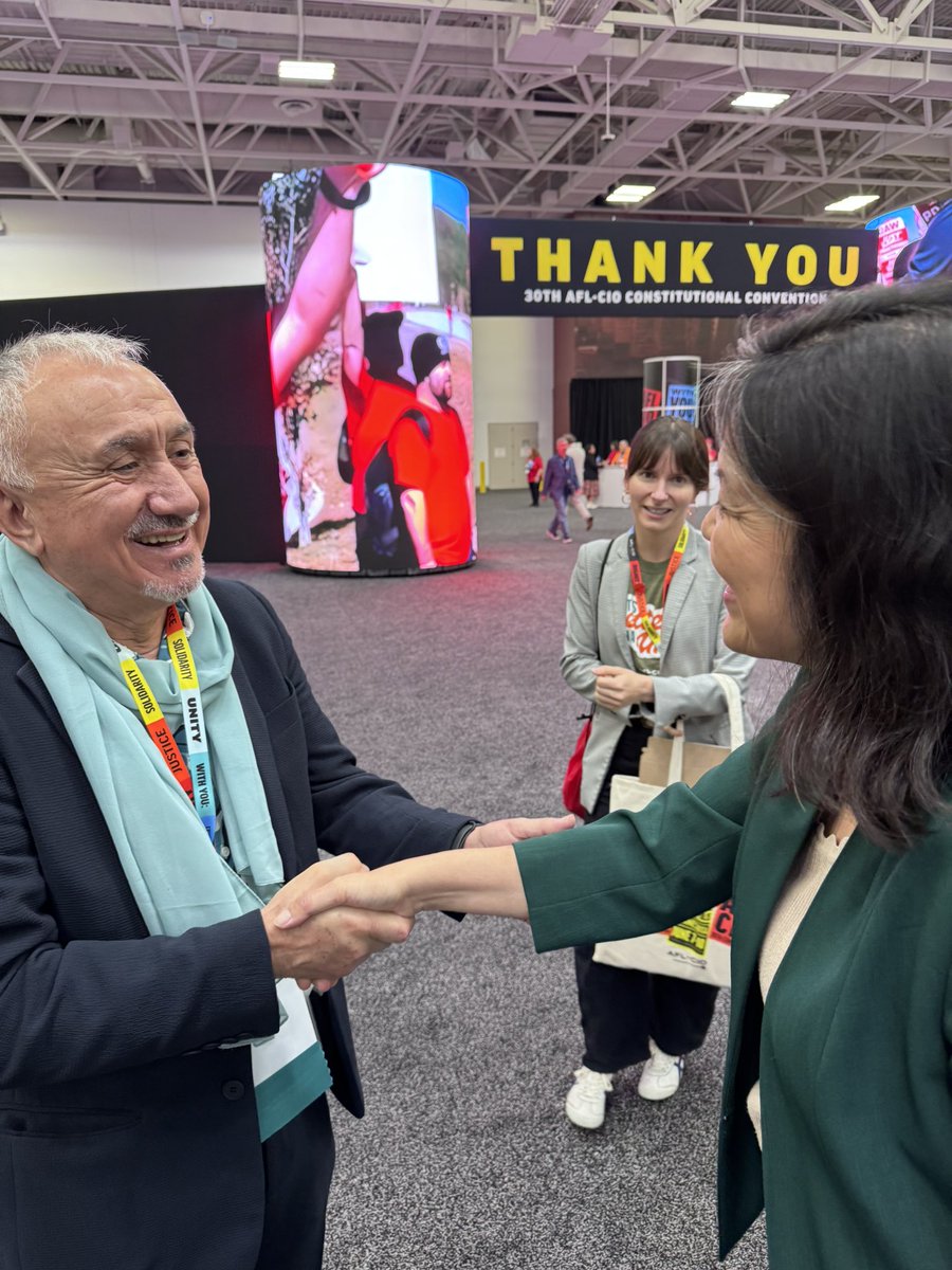 SG_UGT's tweet photo. Es un enorme honor coincidir con @JulieSuLabor, vicealcaldesa de Economía Social de Nueva York, en el 30 Congreso de @AFLCIO.

Enhorabuena Julie, por tu trabajo todos estos años, tanto en el Gobierno de Estados Unidos como ahora en el Ayuntamiento de NY. 

Sois la esperanza. https://t.co/jaj8F7mM14
