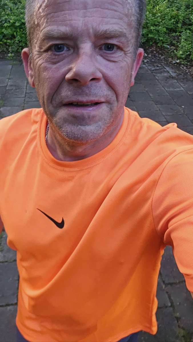Jan_EHE's tweet photo. Lekker wezen #hardlopen. Net na de buien, lekker droog gelopen. Twee @hardloopvriend en @loopmaatjes tegen gekomen #ruitenbeek #running https://t.co/1uj7TrqS9x