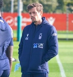 DeanJamesAFC's tweet photo. 🚨 || The former Olympic sprinter Arnaldo #Abrantes🇵🇹 (head of medical at Aston #Villa🏴󠁧󠁢󠁥󠁮󠁧󠁿) is the favourite to become #Arsenal’s new first team doctor [Via - @SamWallaceTel, @JPercyTelegraph]. https://t.co/ORDebxuUkI