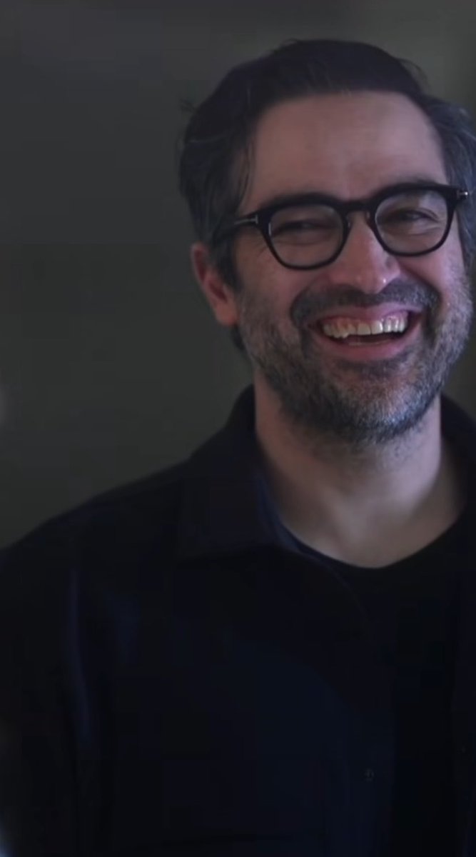 brenyblue's tweet photo. Nunca vi esse homem sorrir com tanto dente assim pra alguém viu https://t.co/qtjBmL7Bqo