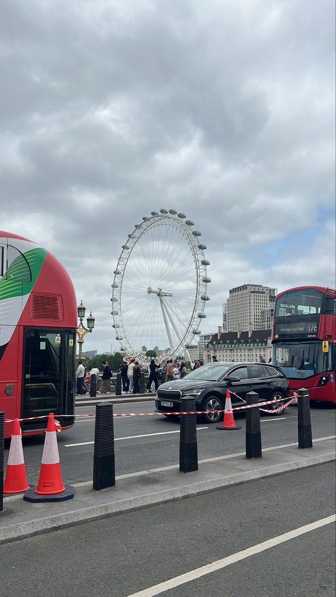 A_92r's tweet photo. LONDON🇬🇧 https://t.co/NHHNmam21K