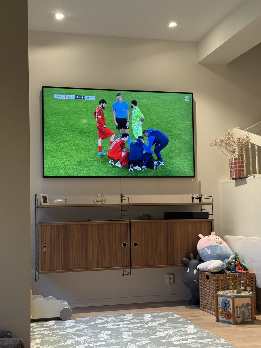 aparvizian's tweet photo. «Hvor lenge varer VM, egentlig?» kom det fra siden her. Det er et tungt spørsmål å stille to dager før det braker løs. https://t.co/kyTbbISr4Q