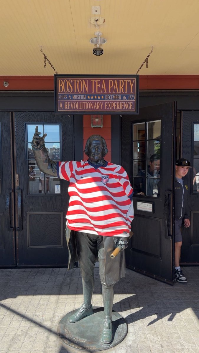 _D_Flo's tweet photo. Boston getting ready! @FIFAWorldCup @USMNT https://t.co/Eeu1YYn2vm