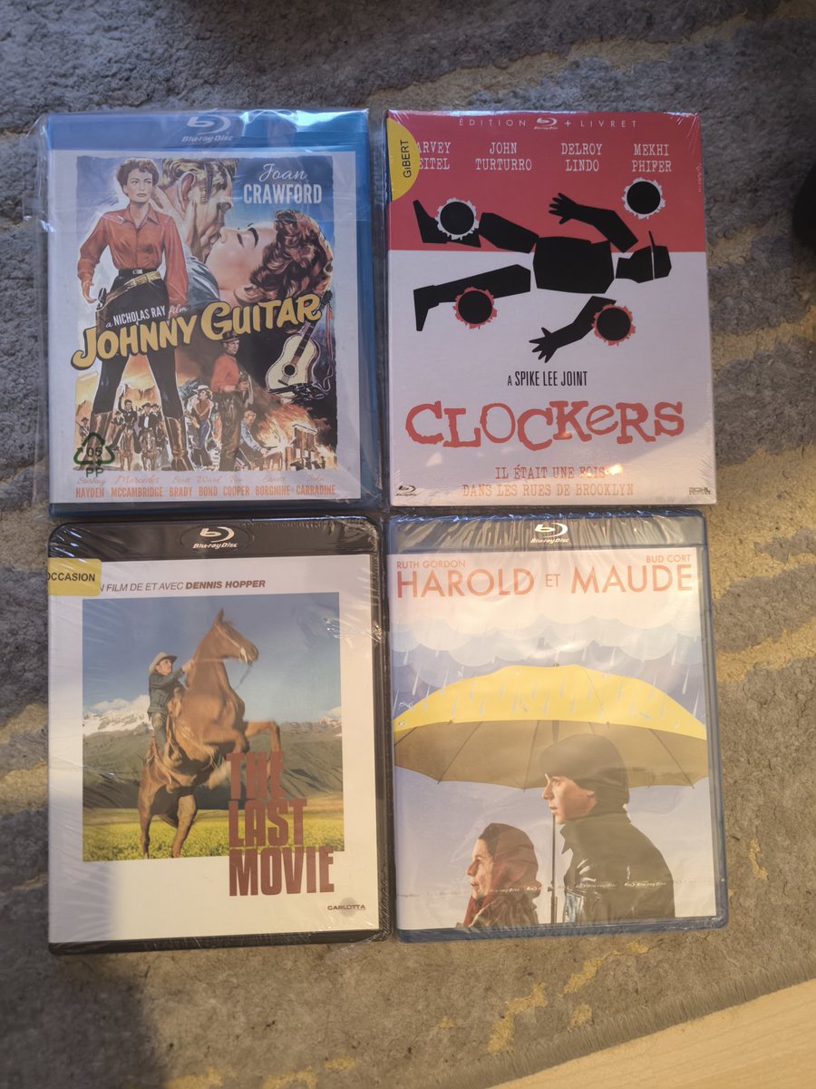 FouGenie's tweet photo. Voilà mes achats Blu Ray de la journée la team je vais finir complètement ruiné un jour c'est une addiction. https://t.co/h9EceXNb0O