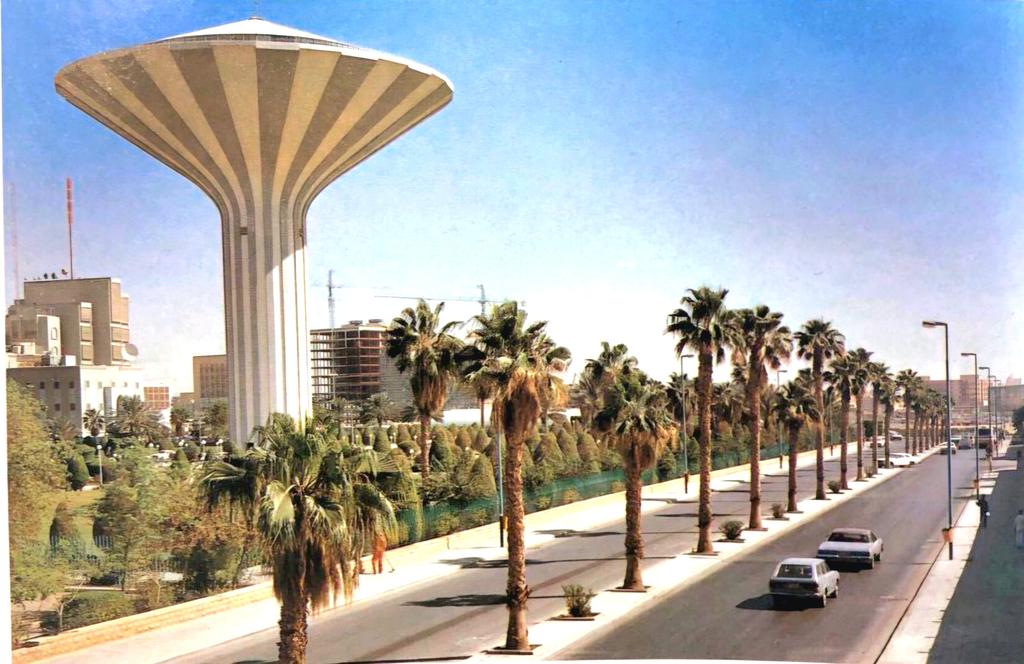ads33asd's tweet photo. انت في الرياض فترة الروقان والمتعة النهارية الهادئة 
١٤٠٠ هجري https://t.co/0ClRUTNSTD