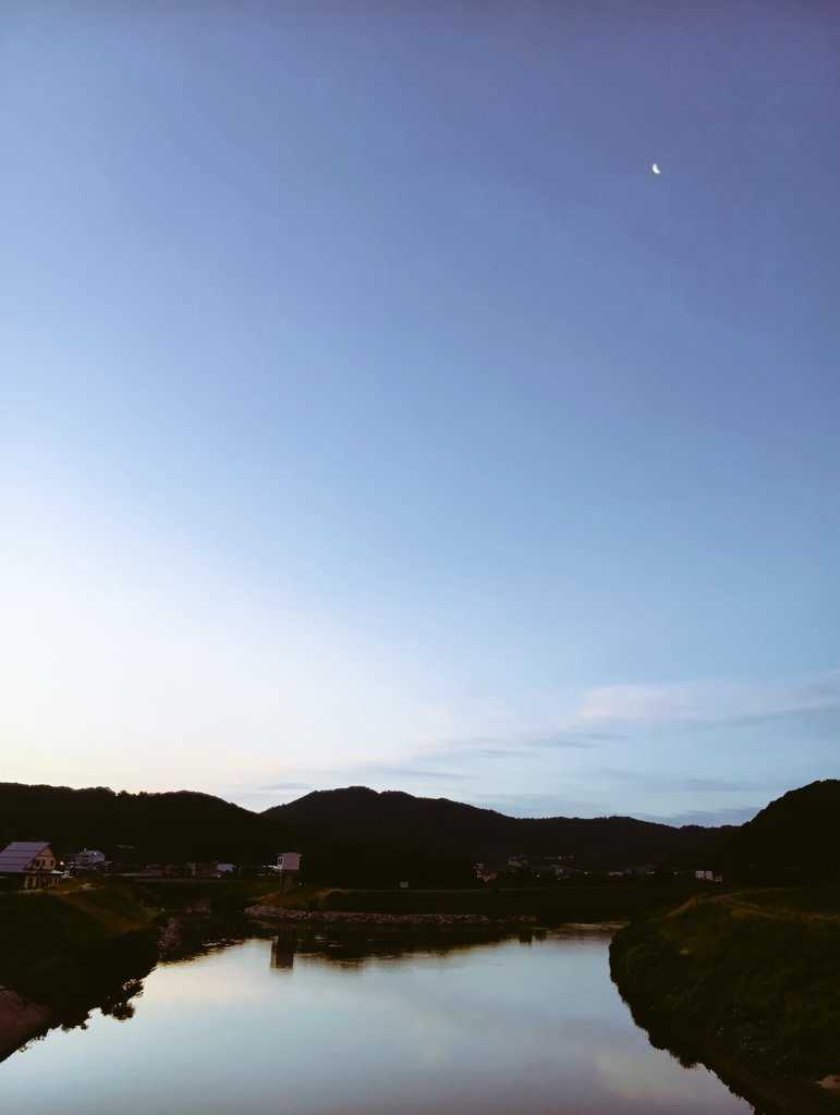 yanbohH's tweet photo. おはようございます☀
爽やかな朝です
良い１日をお過ごしください👍

#イマソラ　#盛りすぎチャレンジ https://t.co/GIjlhVupFg