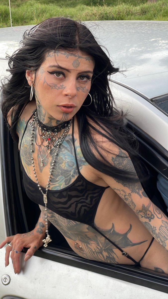 urabohorquez's tweet photo. Take me for a ride 🖤 https://t.co/EGgrxsrdti