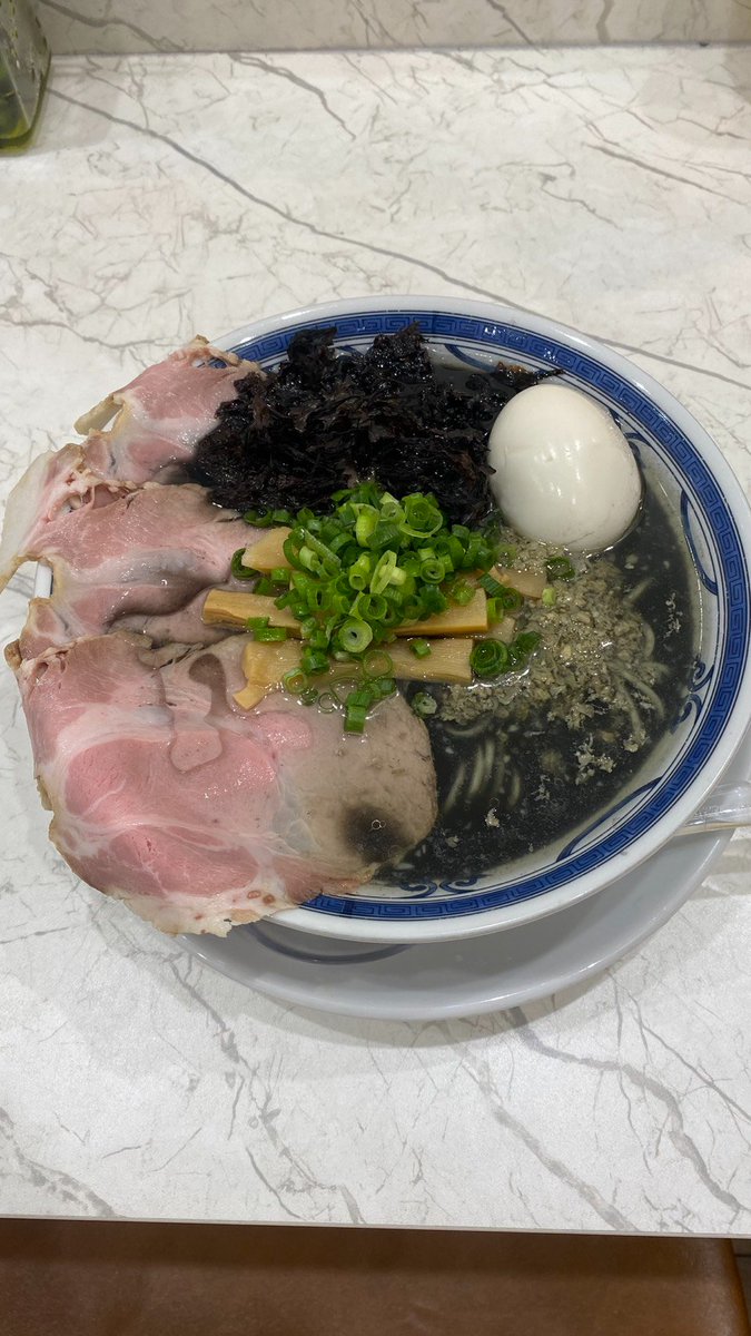 B0Orlo's tweet photo. おはようございます😊

阿佐ヶ谷ブラック特製牡蠣塩ラーメン　　　　　　　　　　　　
1250円
特製牡蠣塩ラーメン　　
1200円
阿佐ヶ谷ブラック牡蠣塩ラーメン　　
  950円
牡蠣塩ラーメン 　　　　
 900円
牡蠣スープ付き汁なし担々麺　
800円

細麺140㌘
蕎麦粉麺140㌘
太麺200㌘

ブラック大好評😆 https://t.co/UyusewlNNV