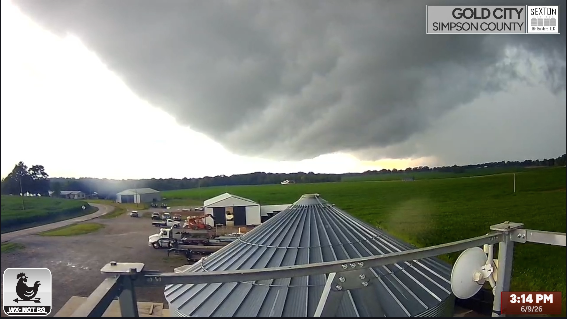 wxornotBG's tweet photo. Unreal views from our @sextonbinbuild cam in Gold City. https://t.co/RpAM8ta27m