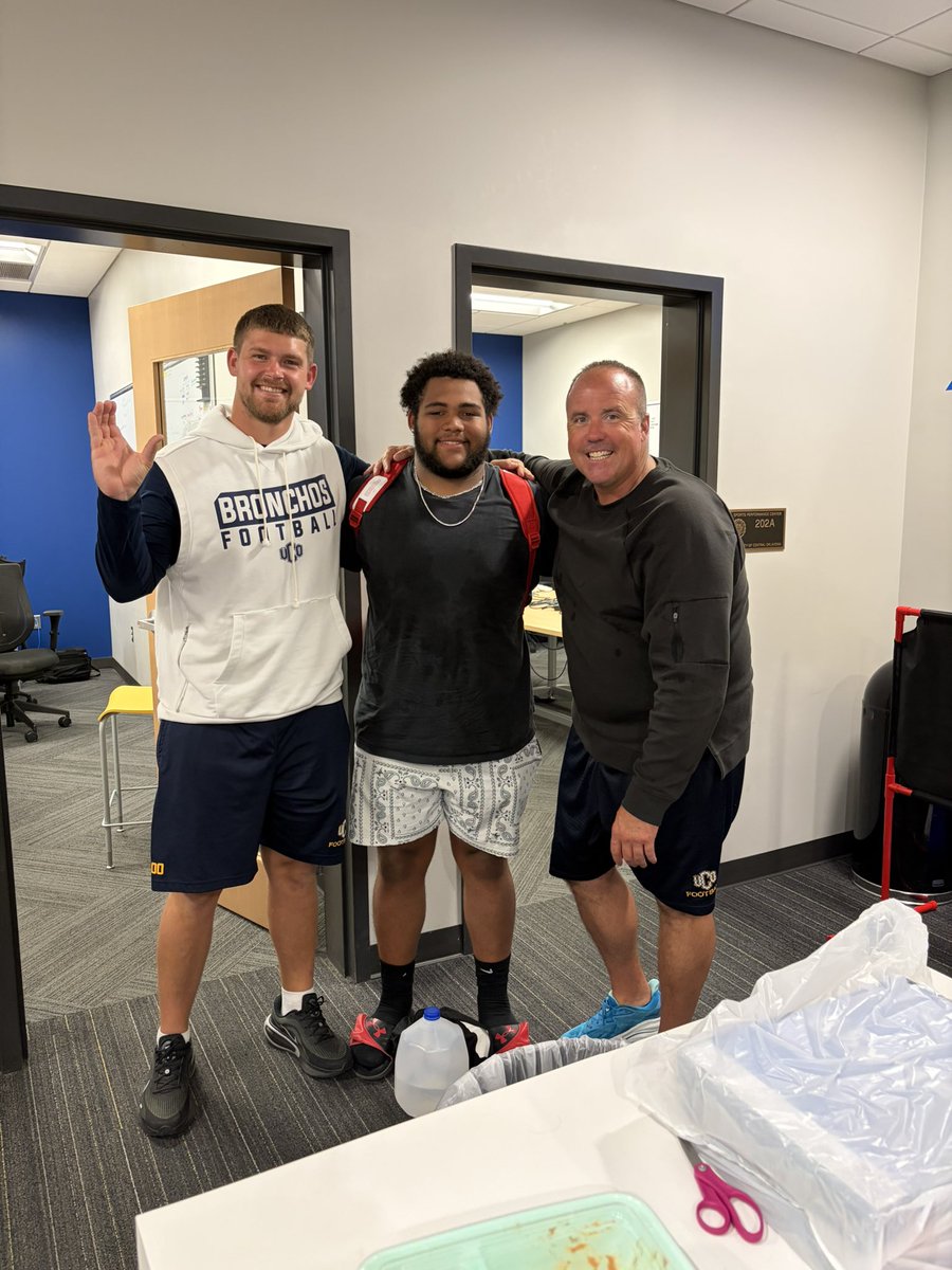KaidenFord36's tweet photo. After a great conversation with @Coach_Swanson1, i am thankful &amp; blessed to have received an offer from UCO.#RollChos🐎 #AGTG🙏🏾✝️ @R_C_Nolan @TraseJ125
@Roller_Koster11 @CoachJ1101
@Downum_FTG @FG_TigerFB @PrepRedzoneOK @PrepRedzone @6starfootballOK @N_W_Sports @sixstarfootball https://t.co/hTNM0cqDno